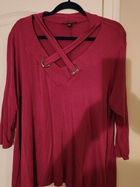 Cable & Gauge Berry Lace-Up Crisscross V-Neck 3/4 Top